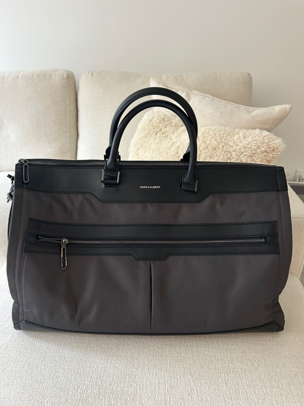 Weekender Bag - Picture 2 of 11